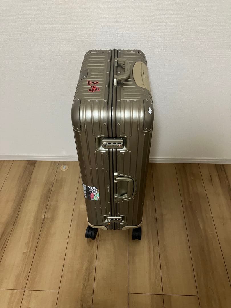 RIMOWA ゴールドキャリーケース