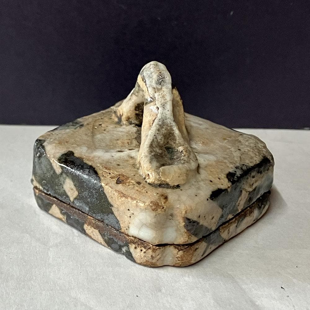 p035 古志野 ハジキ香合 木箱入り はじき香合 絵志野 香合 時代 茶道具