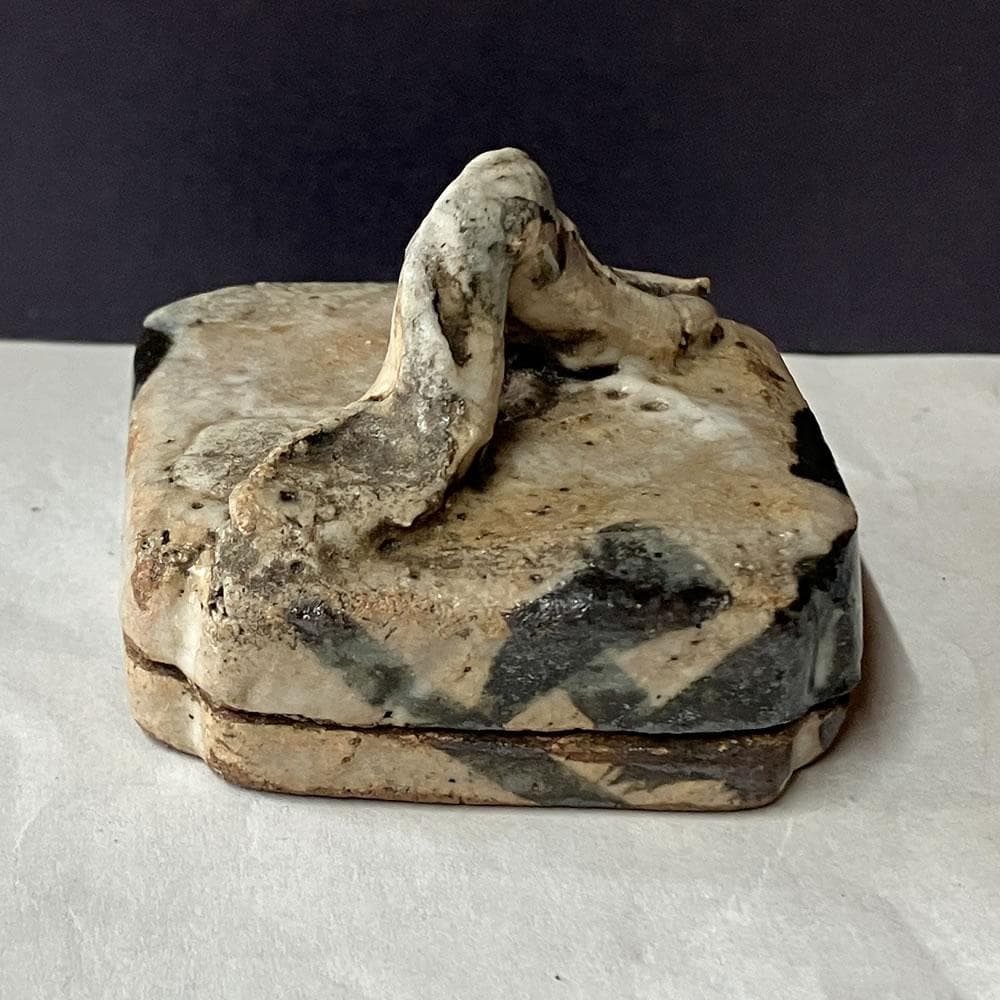 p035 古志野 ハジキ香合 木箱入り はじき香合 絵志野 香合 時代 茶道具