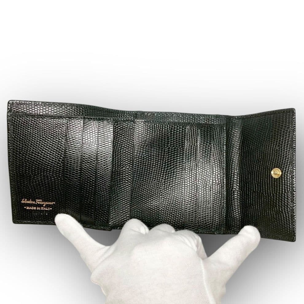 サルヴァトーレフェラガモ ★美品 三つ折り財布 ヴァラリボン がま口 ブラック
