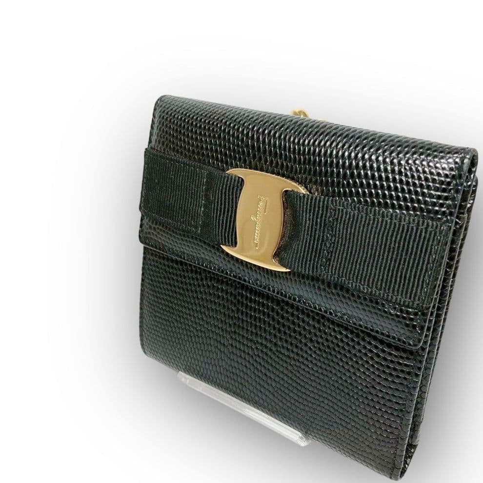 サルヴァトーレフェラガモ ★美品 三つ折り財布 ヴァラリボン がま口 ブラック