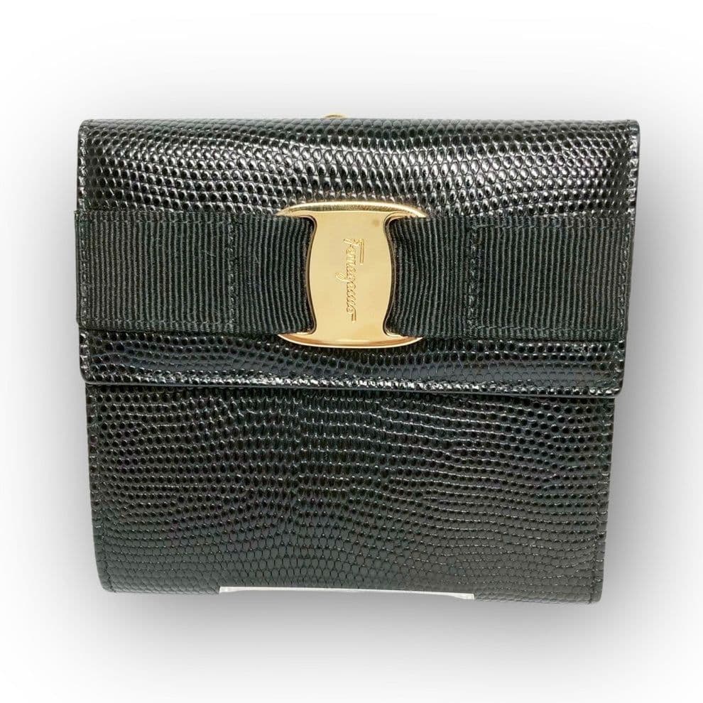 サルヴァトーレフェラガモ ★美品 三つ折り財布 ヴァラリボン がま口 ブラック