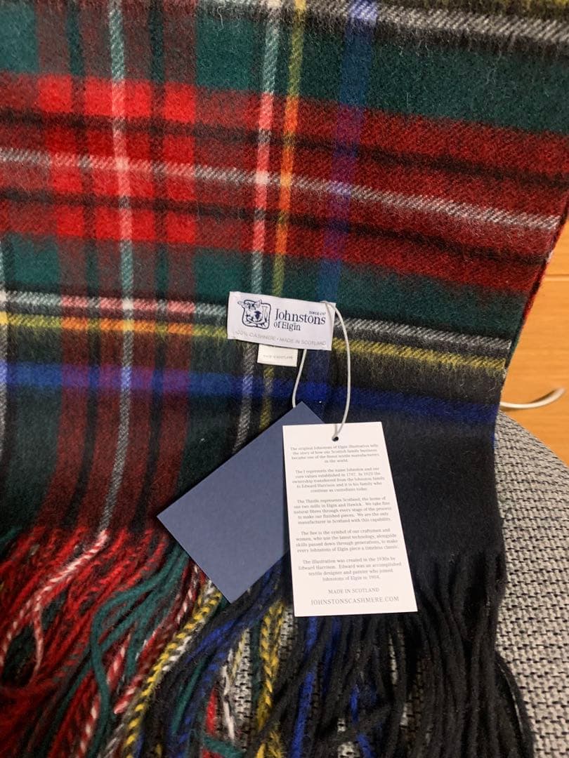 中*子様 ジョンストンズ スカーフ　ブラックスチュワートタータンチェック 大判