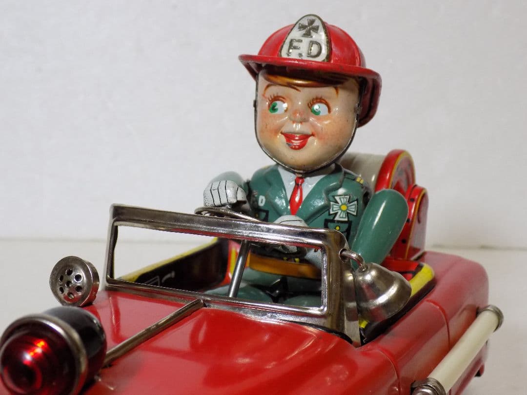 野村トーイ•新工社？ダブルネーム　電動　FIRE CHIEF CAR 動作品