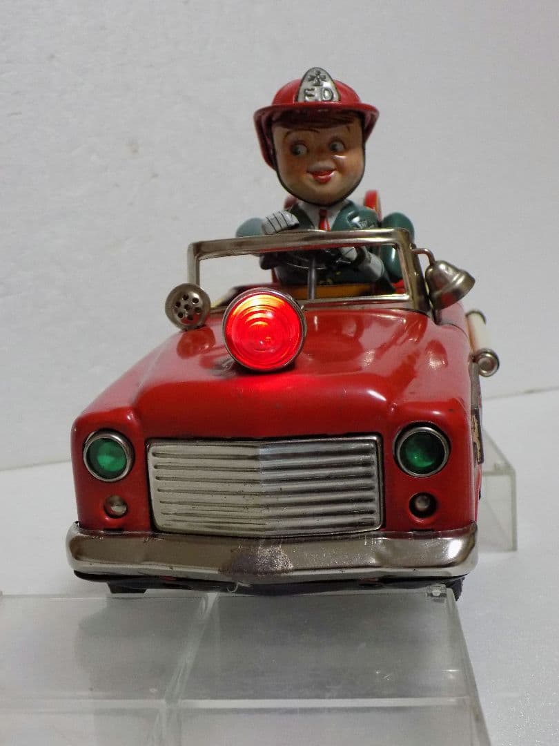 野村トーイ•新工社？ダブルネーム　電動　FIRE CHIEF CAR 動作品