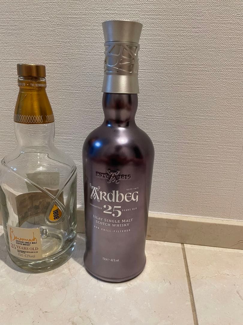 アードベック25年　ベンロマック35年　空瓶