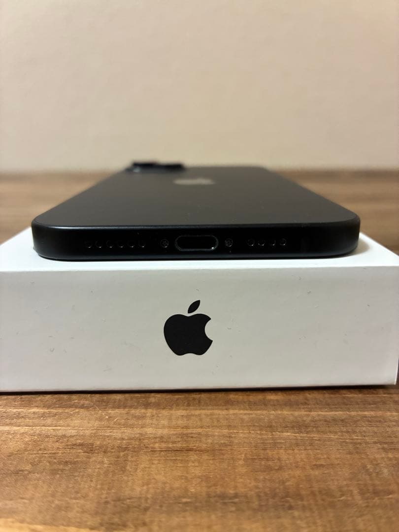 Apple iPhone 15 plus ブラック 128GB 本体 美品