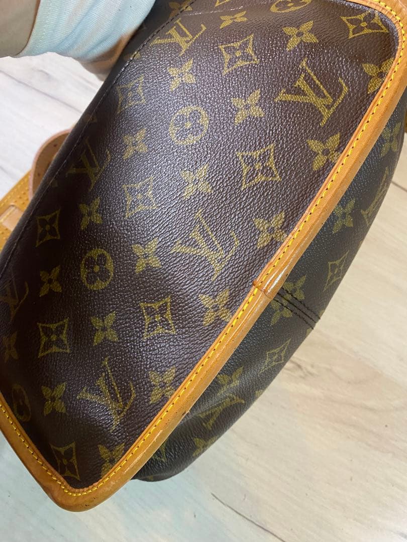 LOUIS VUITTON モノグラム ショルダーバッグ ソローニュ