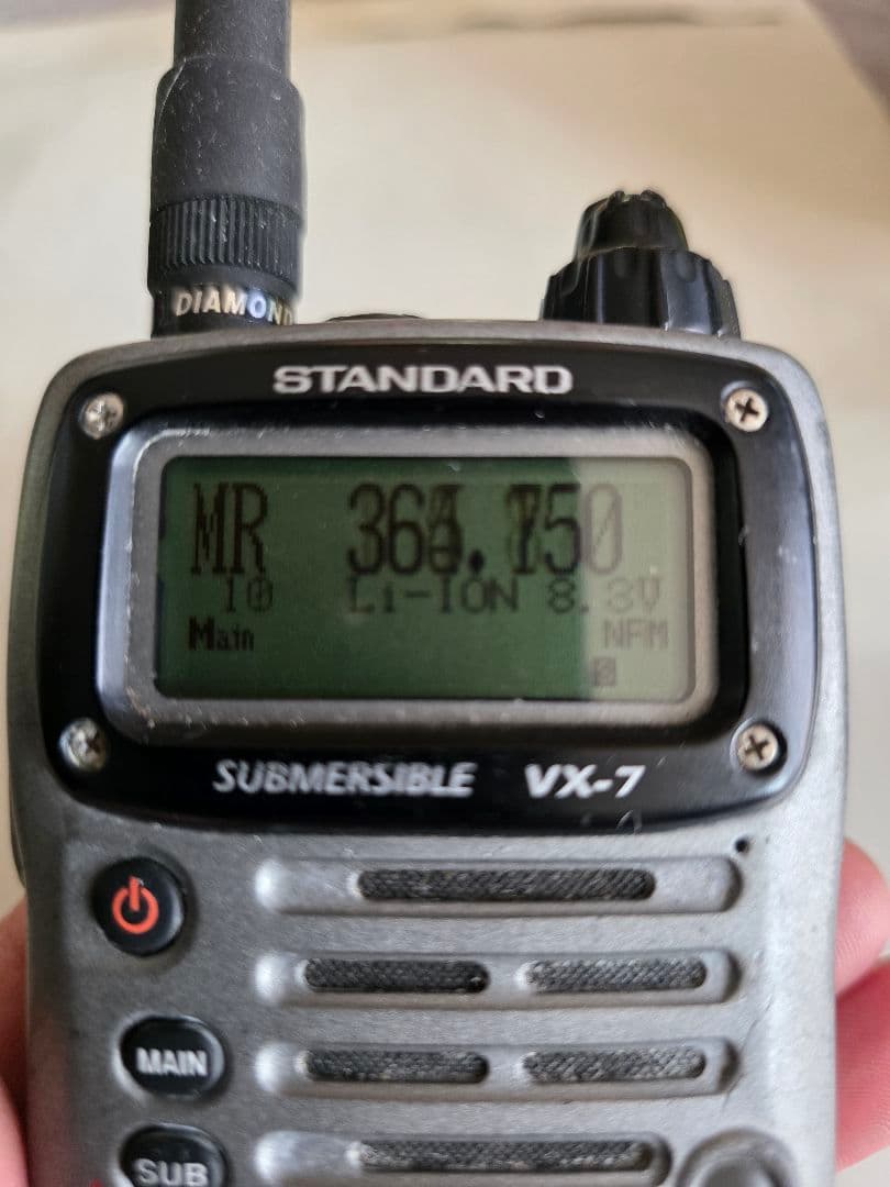 VX-7 スタンダード 50 144 430MHz＋広帯域受信機能ハンディ