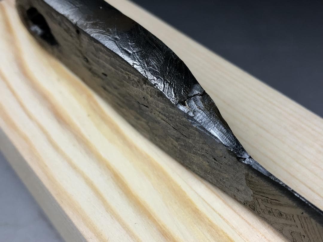 アルタイ隕石　 鉄隕石　メテオライト　模造刀　重さ約152ｇ 共箱