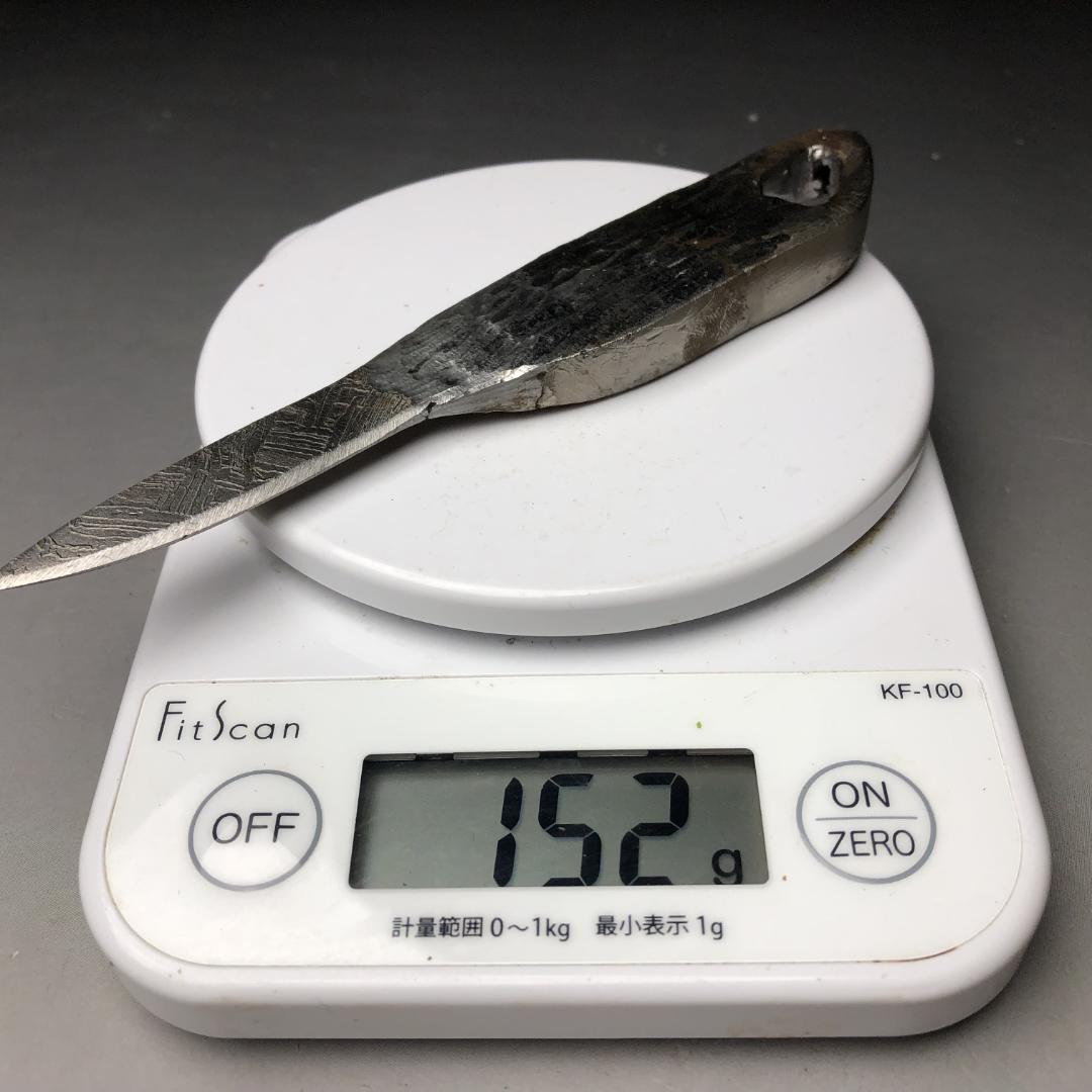 アルタイ隕石　 鉄隕石　メテオライト　模造刀　重さ約152ｇ 共箱