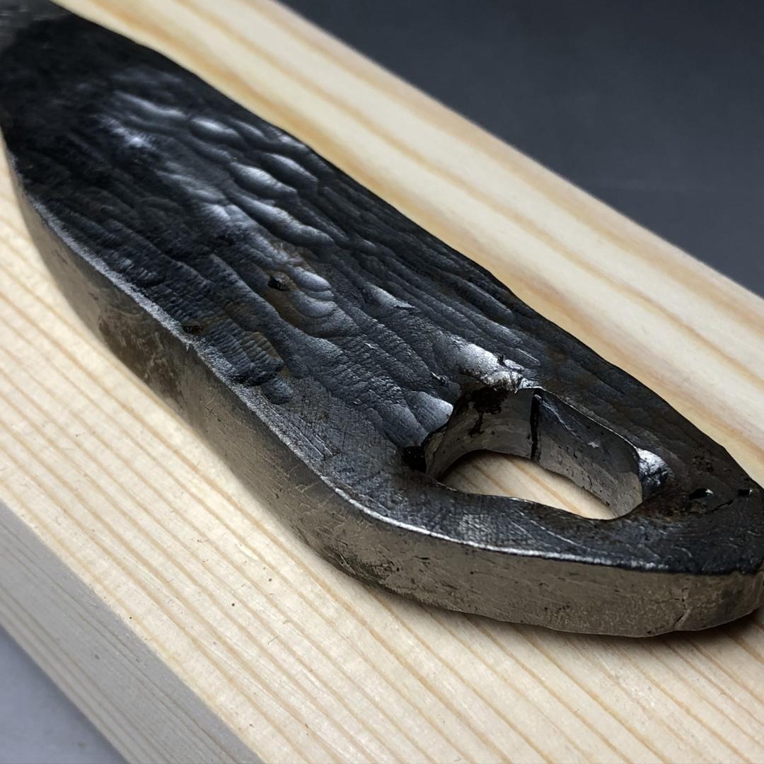 アルタイ隕石　 鉄隕石　メテオライト　模造刀　重さ約152ｇ 共箱