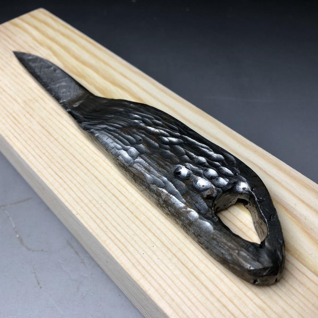 アルタイ隕石　 鉄隕石　メテオライト　模造刀　重さ約152ｇ 共箱