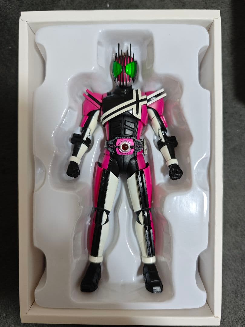 真骨彫製法 仮面ライダーディケイド(ネオディケイドライバーVer.)