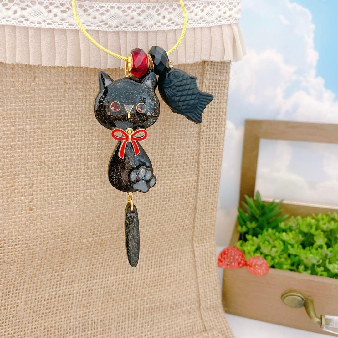 レジン キョロ三毛ちゃんのお花ひらひらワイヤーリングキーホルダー☺︎