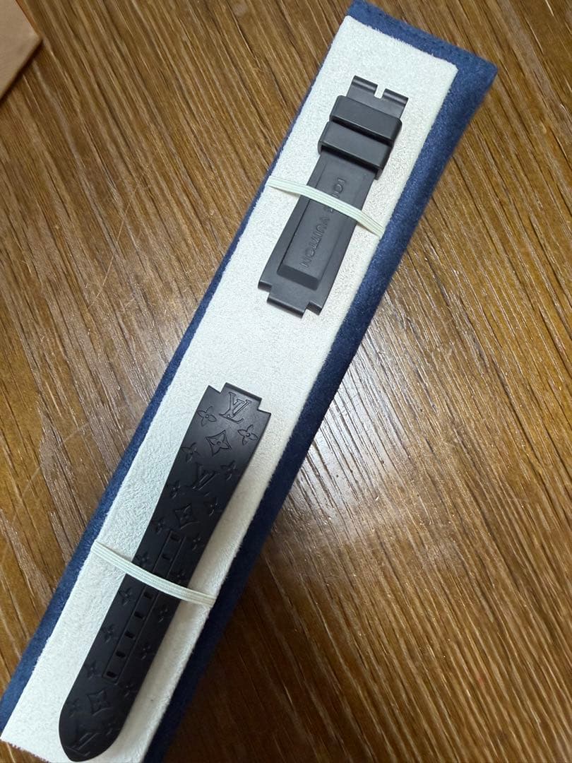 LOUIS VUITTON ルイヴィトン　時計　バンド　ラバー