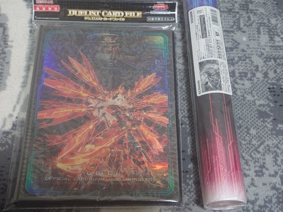 【新品未開封】閃刀姫 デュエルフィールド・デュエリストカードファイル