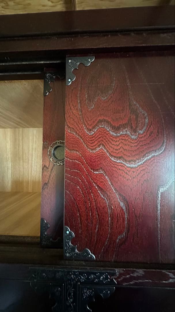 木製ダークブラウン箪笥