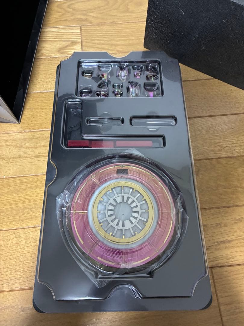 ホットトイズ　アイアンマン　マーク4 プリズム・アーマー　フラクタル