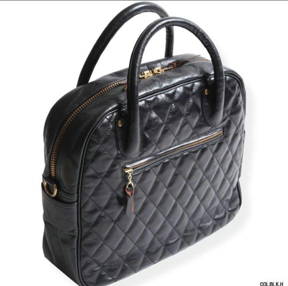 ウエストライドパデッドブリーフバッグキルテイングパッドホースハイド ショルダー付