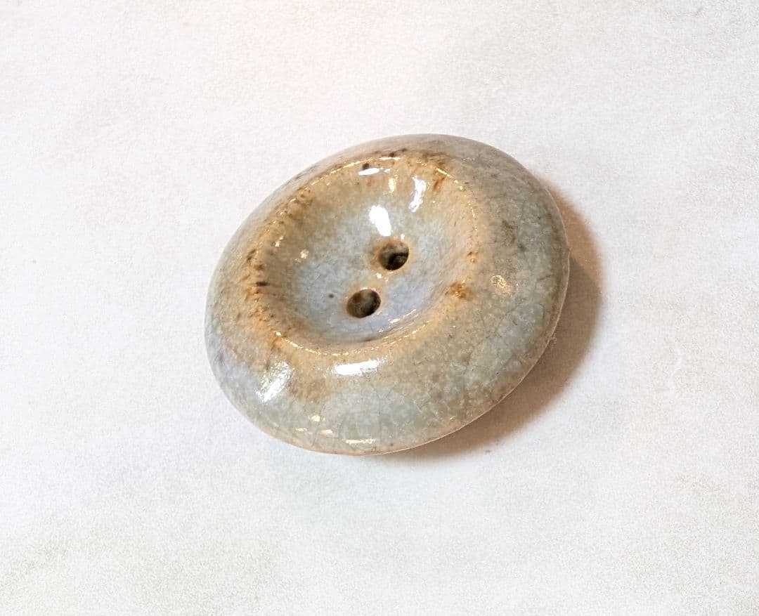 No.0320　ルーシー·リー　陶器ボタンA