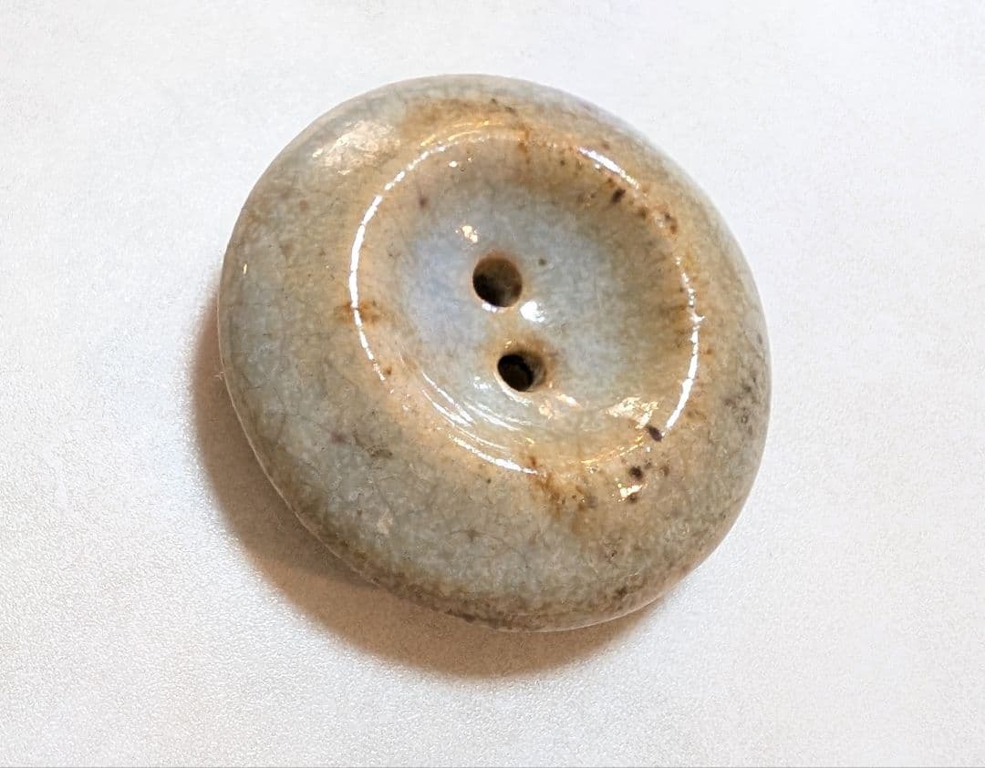 No.0320　ルーシー·リー　陶器ボタンA