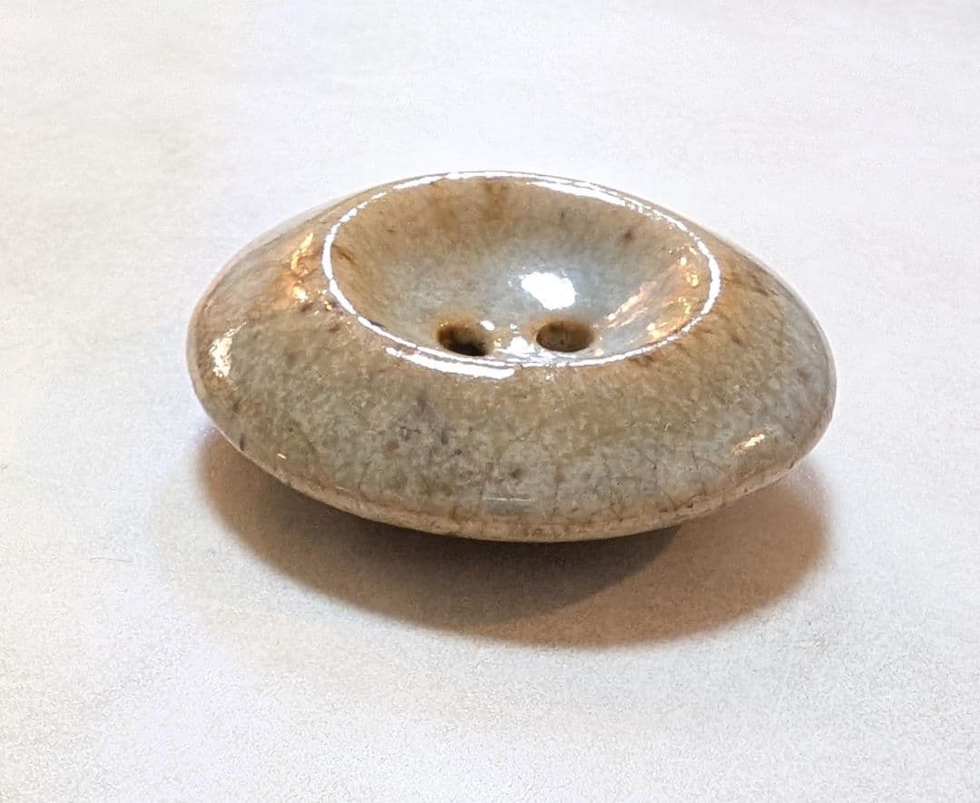 No.0320　ルーシー·リー　陶器ボタンA