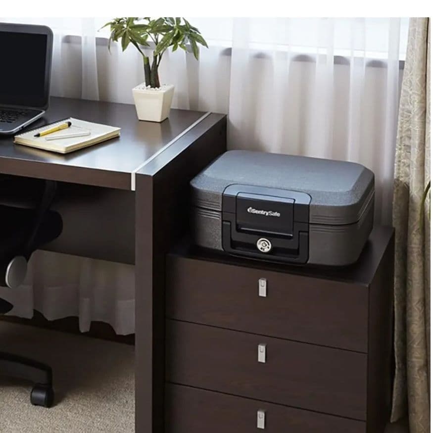 セントリー耐火防水金庫 CHW30200 A4対応 大容量 チェスト型　新品