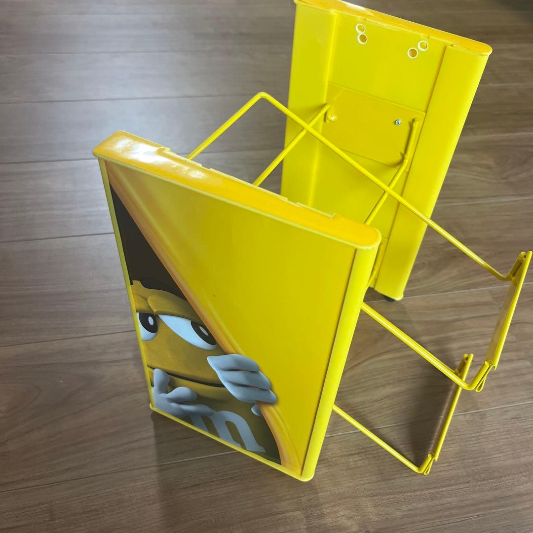 エムアンドエムズ　ラック　ディスプレイ