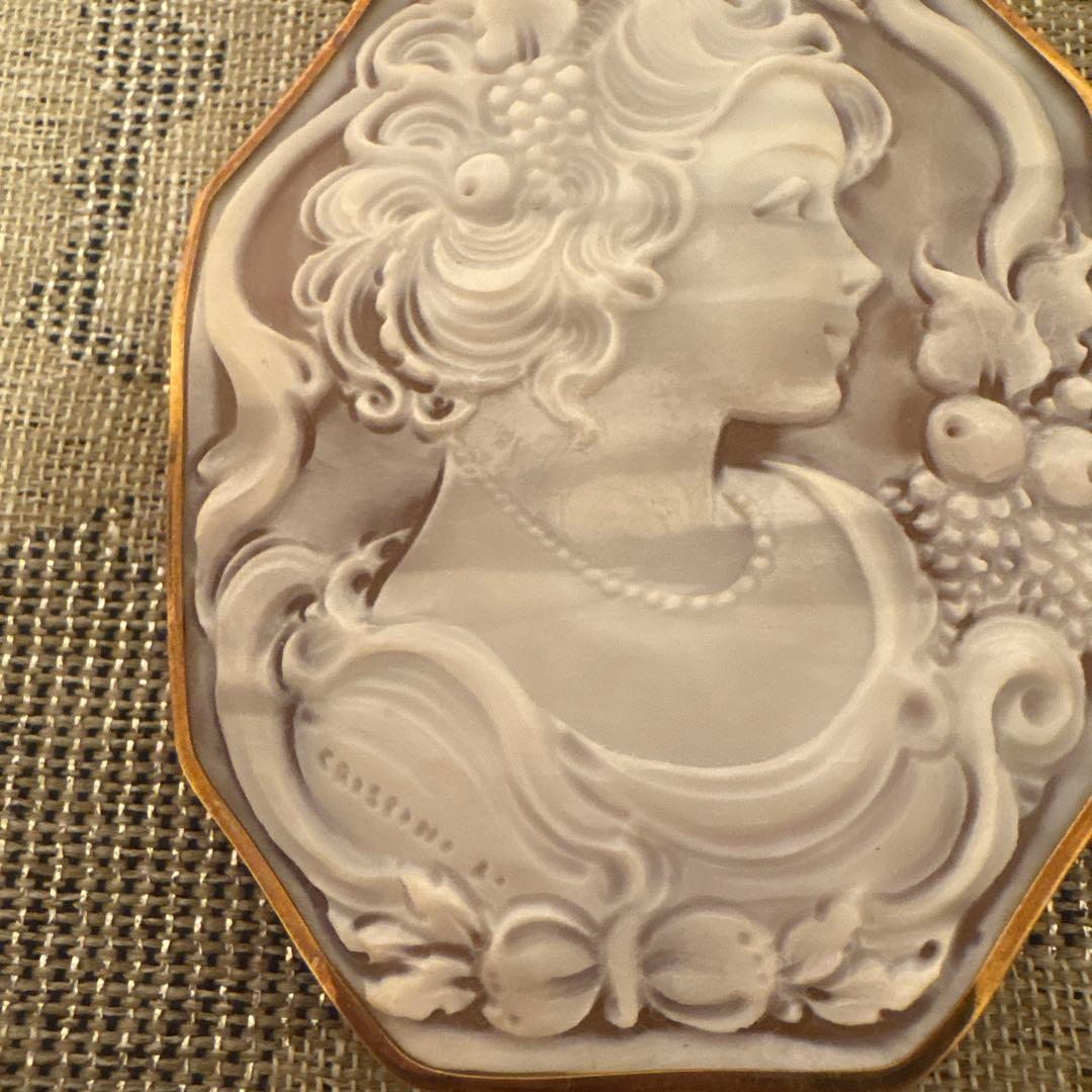 クリスピーノ作　イタリア　シェルカメオブローチ　18k