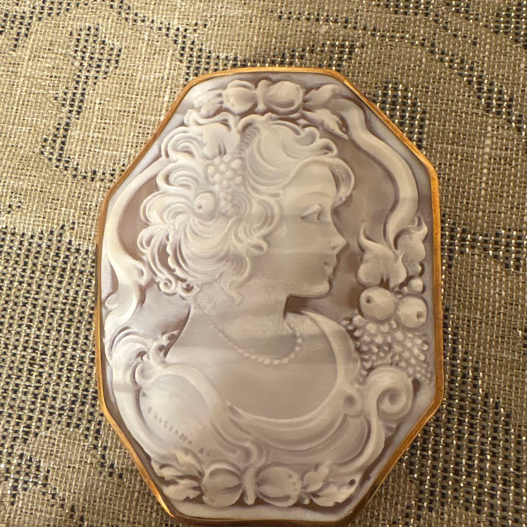 クリスピーノ作　イタリア　シェルカメオブローチ　18k