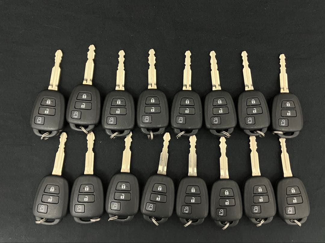 スマートキー買い取り致しますプロフ ハイエース3ボタンキー 16本セット