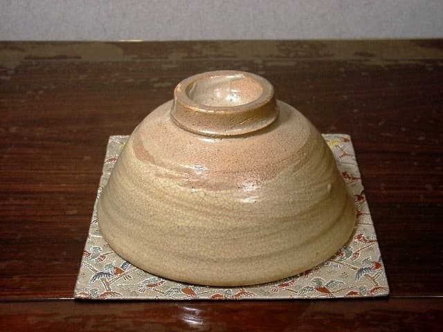 酒津焼　武者小路千家 有隣斎宗匠　書付 銘・女郎花　茶碗　無傷　共箱　保証。