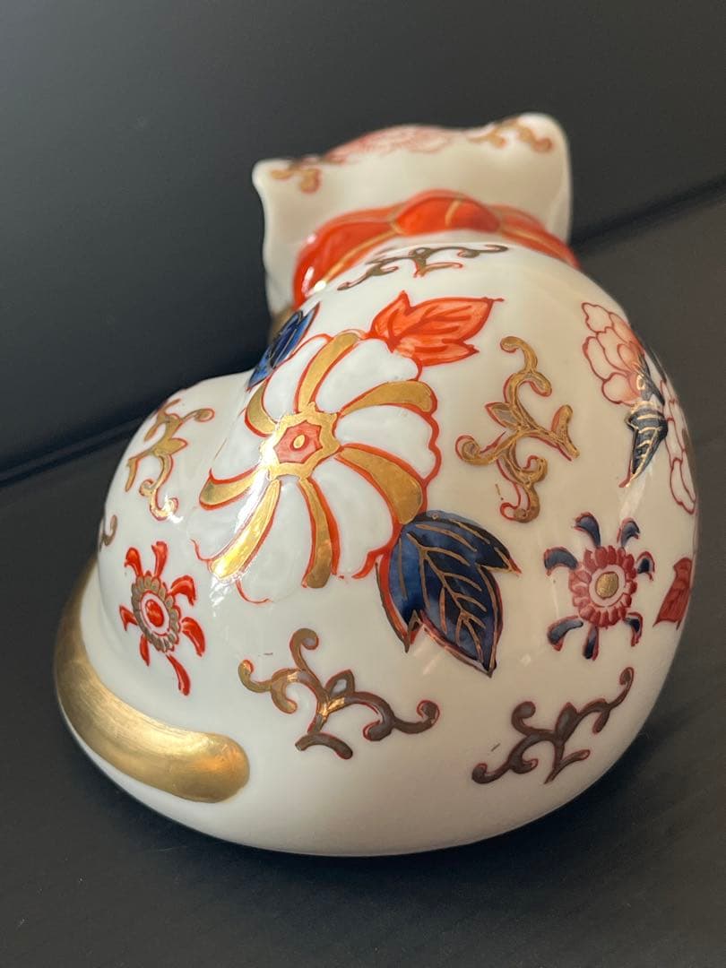 伊万里焼の眠り猫　陶器　置物　美品　レトロ