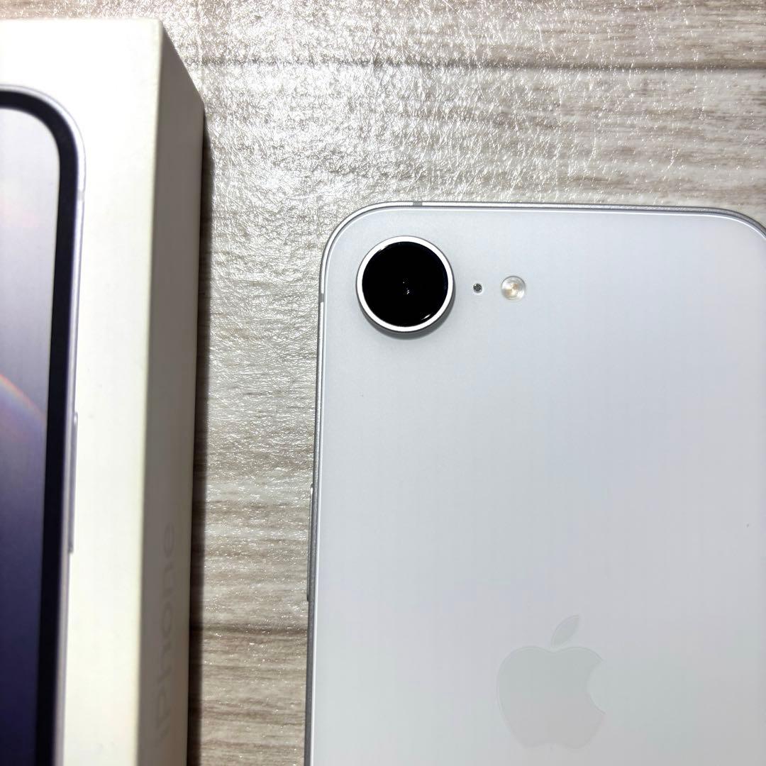 iPhone16e 128GB SIMフリー ホワイト　ほぼ新品