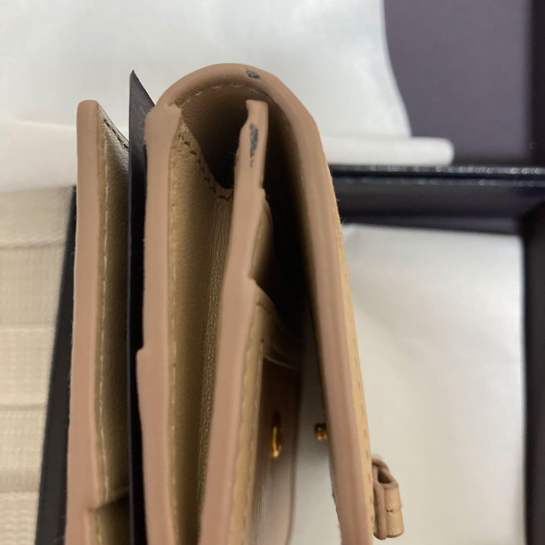 PRADA ベージュ折りたたみ財布