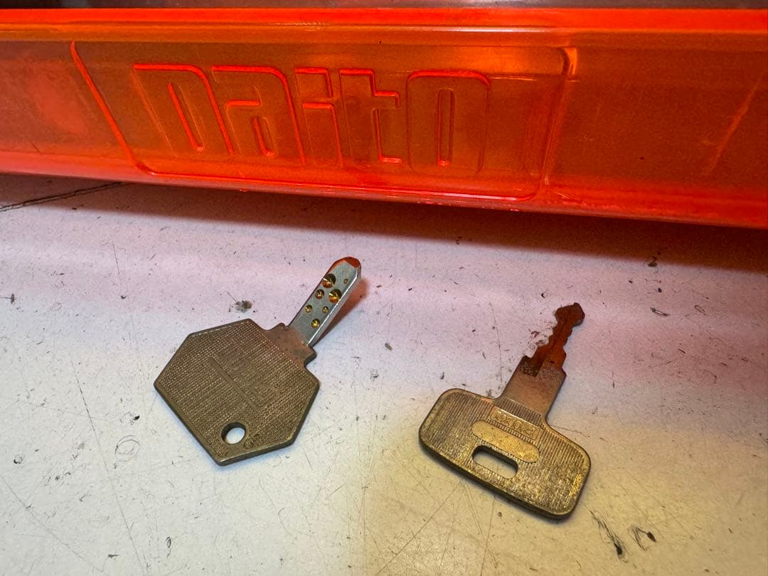 パチスロ 実機 4号機 初代 秘宝伝 本体 不要機 設定キー ドアキー