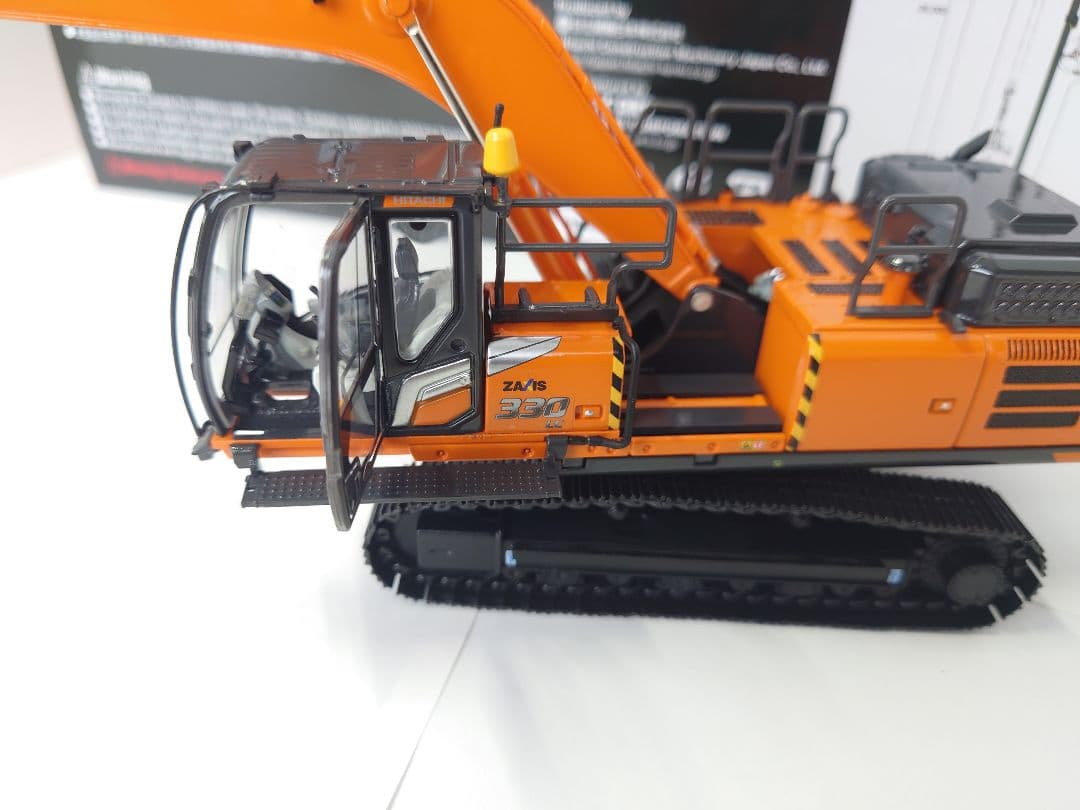 日立建機　 HITACHI　ZAXIS330LC テレスコクラム仕様機　1/50