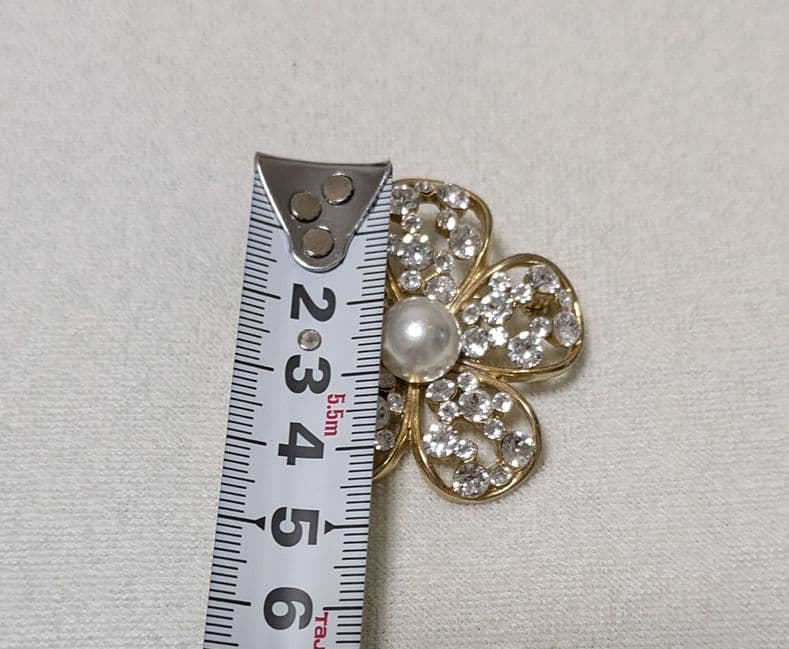 René 花モチーフ ブローチ 2個セット