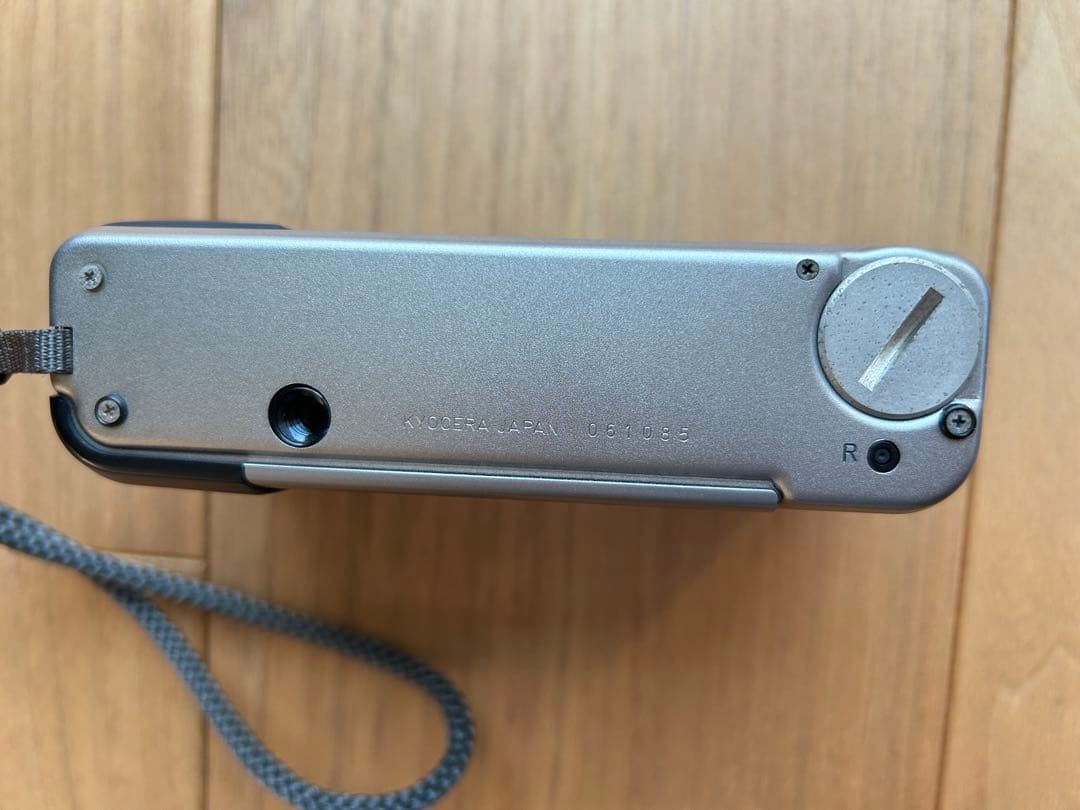 CONTAX T2 フィルムカメラ シルバー　目黒蓮ドラマ使用色違いコンタックス