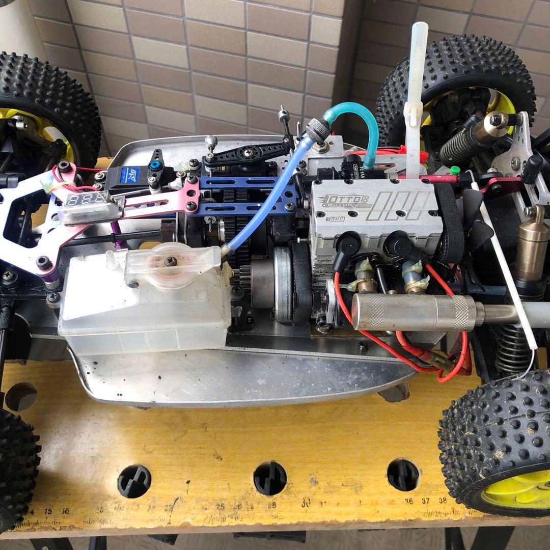 京商インファーノ　2気筒ニトロエンジン搭載