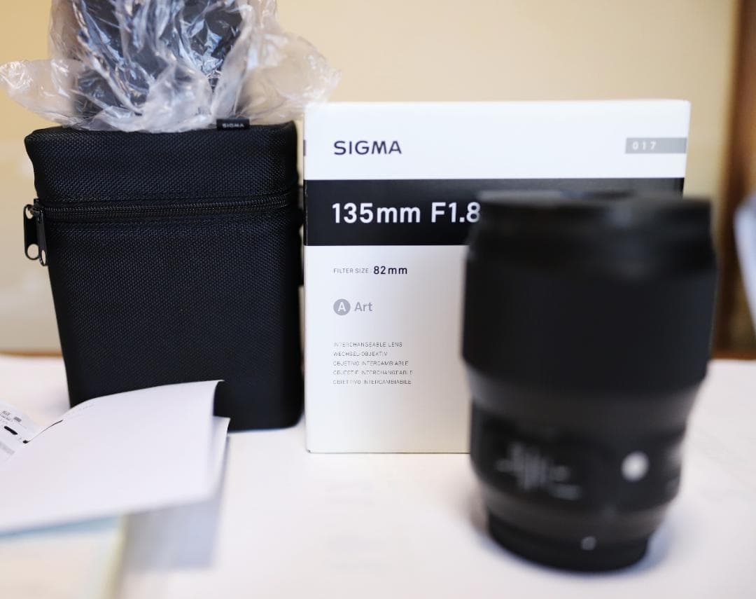 SIGMA 135mm F1.8 DG HSM Artレンズ 　キヤノンEF