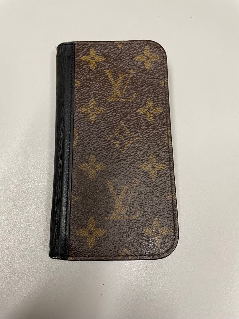 ルイヴィトン　iPhone15Pro モノグラム