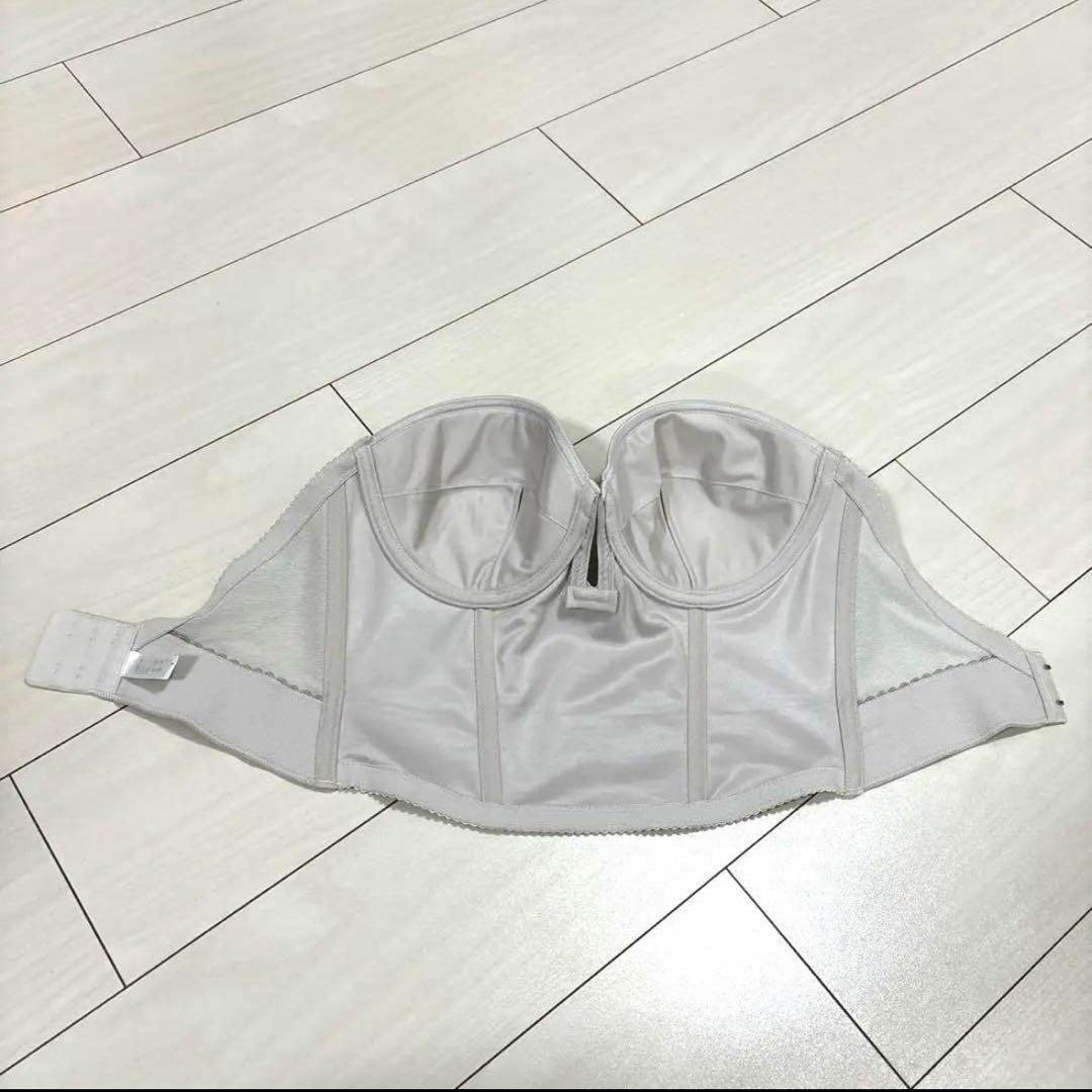 D75 ブライダルインナー　バックレスビスチェ