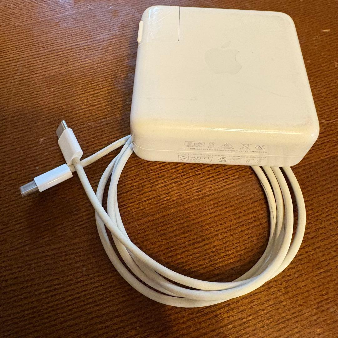 【ジャンク品】MacBook Pro 13 2017 トップケース新品交換済