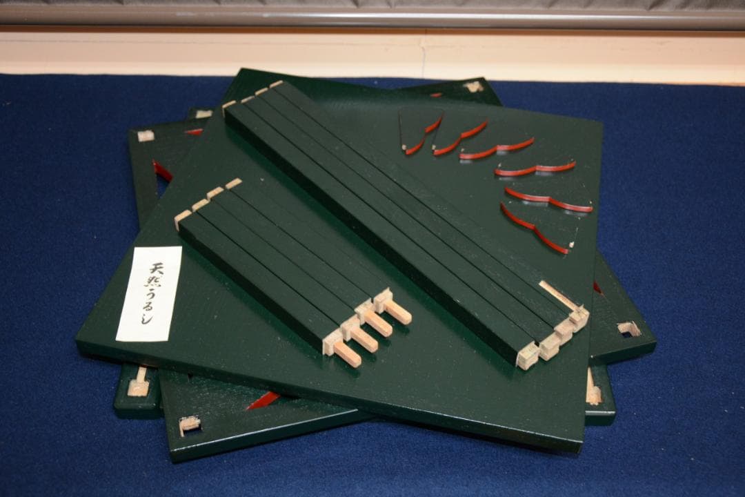 茶道具　美品　糸巻棚　天然漆　青漆爪紅　碌々斎好写　京塗師　川瀬表完作　中古品