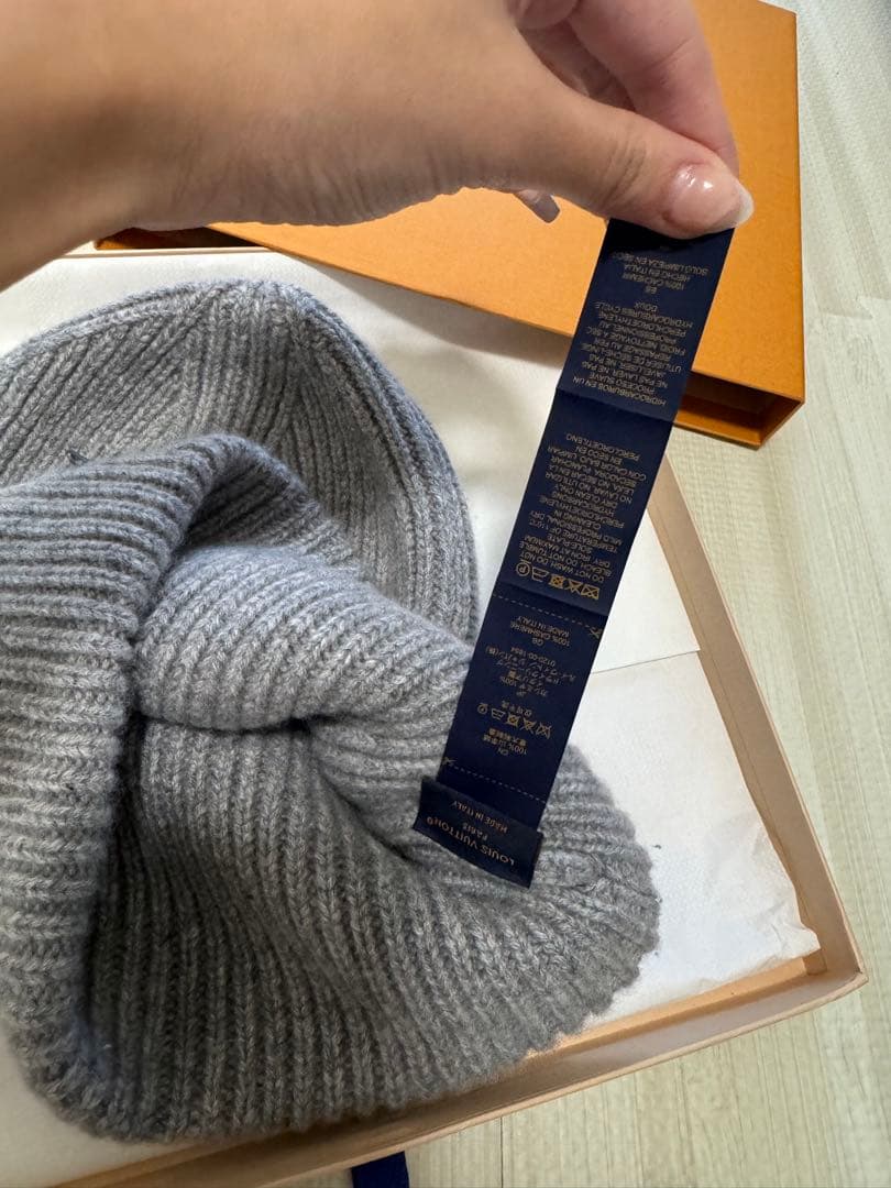 LOUIS VUITTON グレー ニット帽 ビーニー