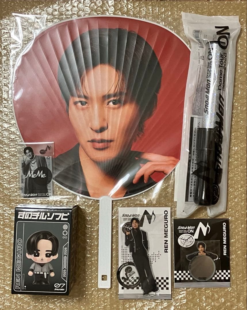 Man ON ペンライト　うちわ　ソフビ　アクスタ　ステッカー　目黒蓮