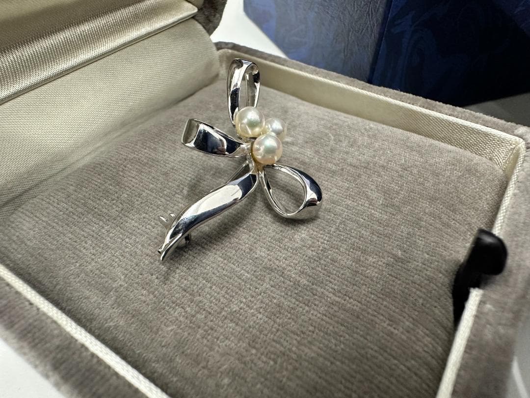 MIKIMOTO リボンモチーフ ブローチ