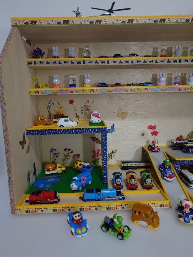 トミカ木製手作り駐車場（ビッグイエロ－）BY04